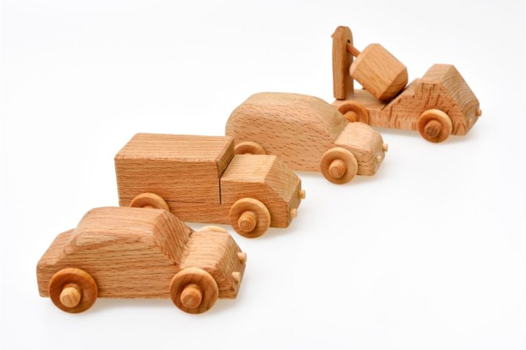 construction-dune-maquette-en-bois-de-voiture